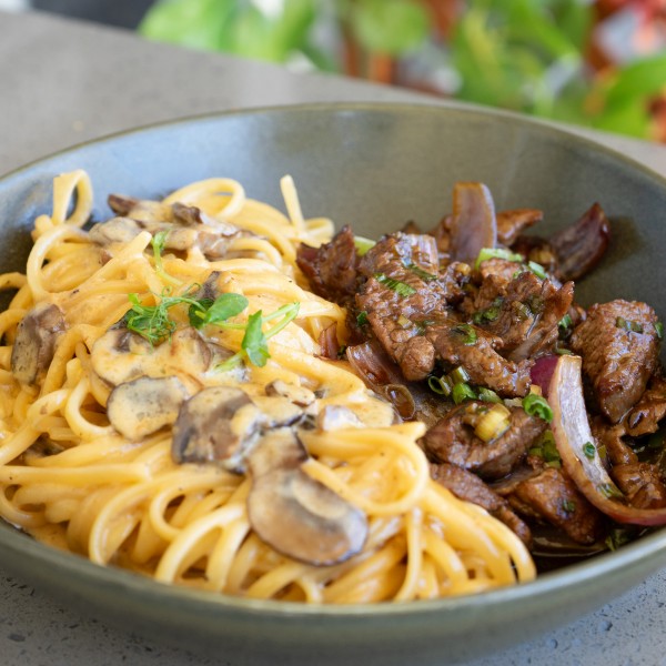 Linguine Stroganoff - Kow Restaurant