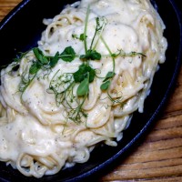 Linguini Alfredo - Kow Restaurant