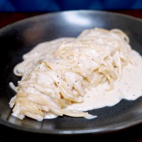 Linguini Alfredo - Kow Restaurant
