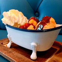 Chocolate Cream Puff Bathed - Kow Restaurant